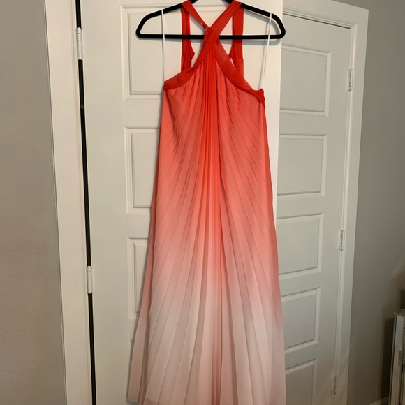 Gorgeous pleated and ombré maxi dress - Picture 2 of 2